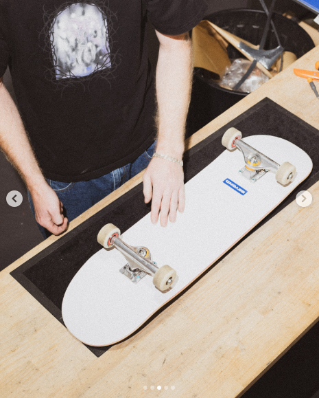 Scratched counter surface